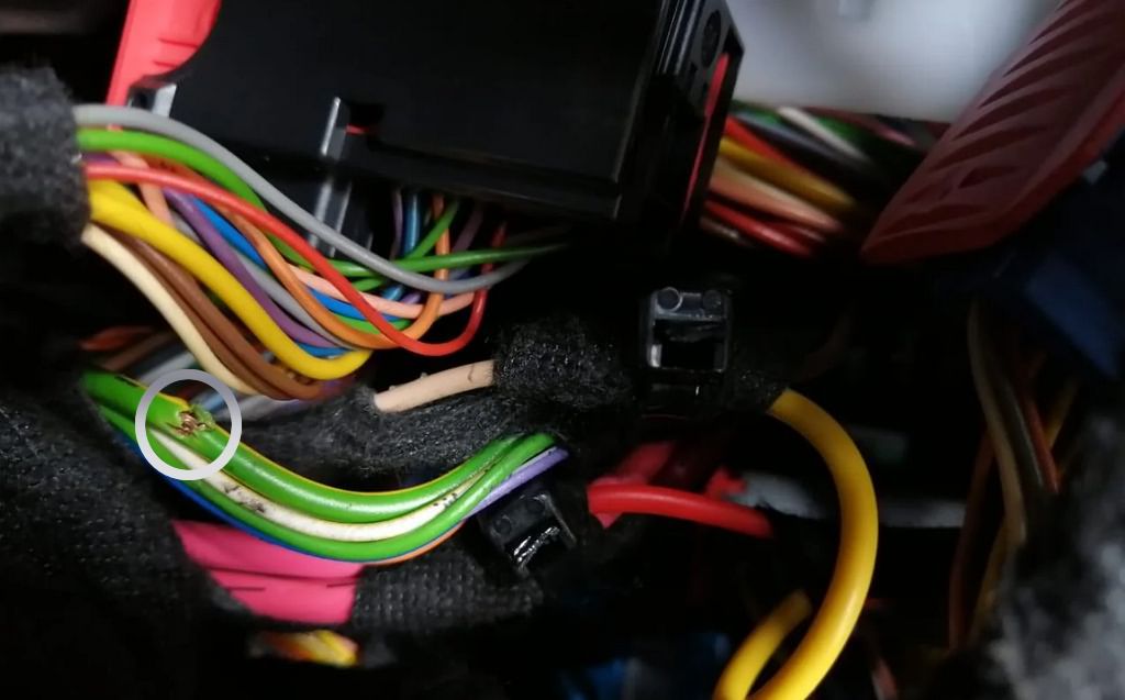araba-elektrik-arizasi-nasil-anlasilir-araba-elektrik-tesisati-yenileme-fiyati-araba-elektrik-tesisati-fiyatlari