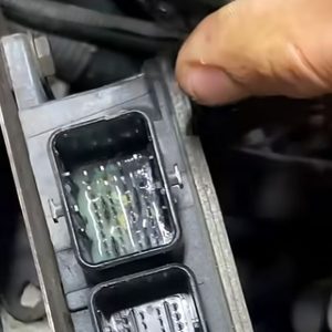 renault-kangoo-15-dci-kendi-kendine-gaz-verme-sorunu-df071-df058-df037-motor-beyni-tamiri